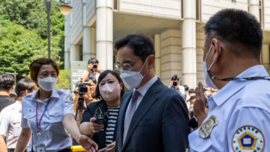 Photo of Samsung heir pardoned due to South Korean economic needs