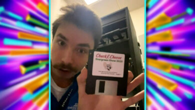 Photo of Chuck E. Cheese still uses floppy disks in 2023, but not for long