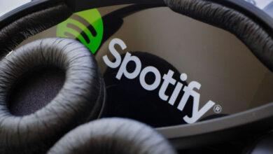 Photo of Spotify ejects thousands of AI-made songs in purge of fake streams
