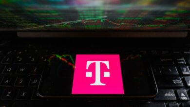 Photo of T-Mobile unveils $100 phone plan, topping AT&T and Verizon’s highest prices