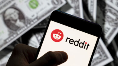 Photo of Reddit sells training data to unnamed AI company ahead of IPO