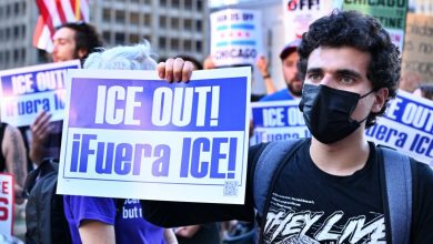Photo of ICE wants to build a 24/7 social media surveillance team